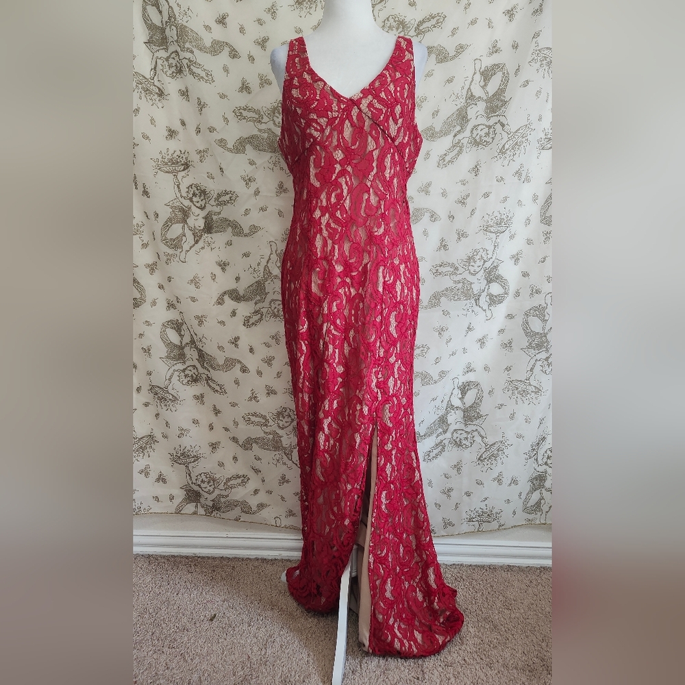 Gorgeous valentines day red lace bcbg generation maxi evening gown sz 12